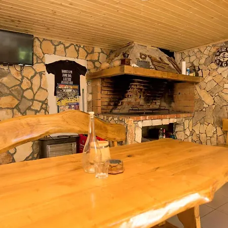 Villa With 6 And A Swimming Pool In A Quiet Part Of Ae1417 Zadar
